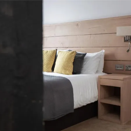 招待所 The Vanguard - Private 4*