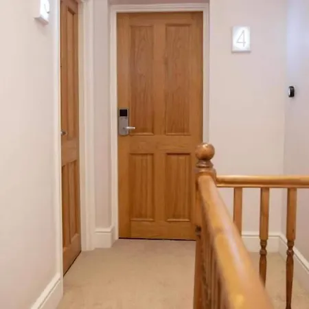 The Vanguard - Private 招待所 4*