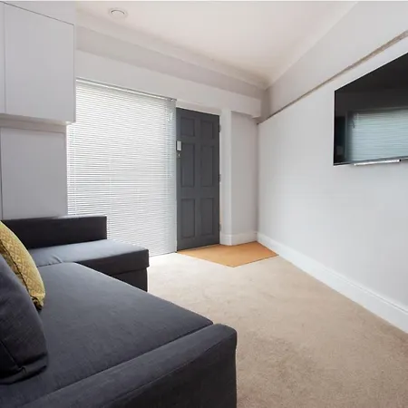 The Vanguard - Private 4*