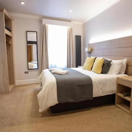 The Vanguard - Private 4*