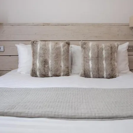 The Vanguard - Private 4*