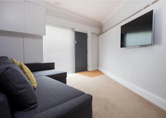 The Vanguard - Private 4*