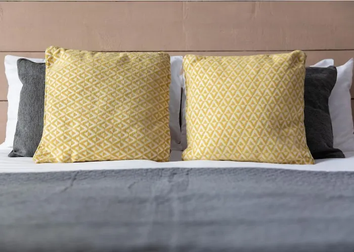 招待所 The Vanguard - Private 约克