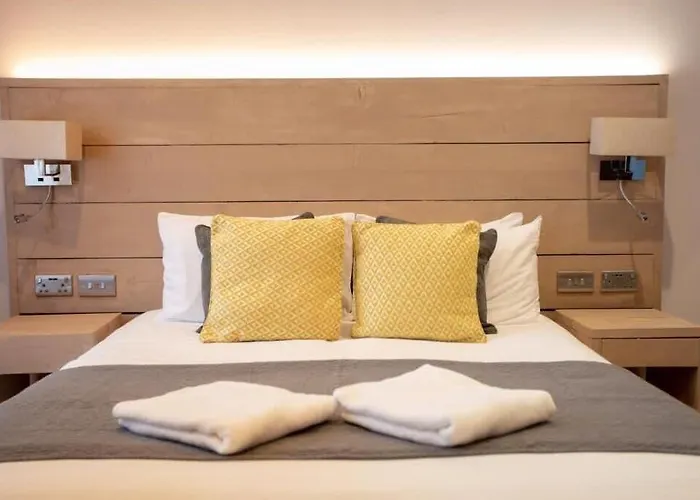 招待所 The Vanguard - Private 约克